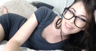Chaturbate – Audrey with glasses